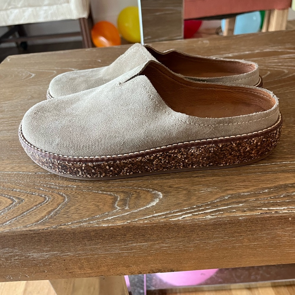 Lucky Brand Tamala clogs in dune